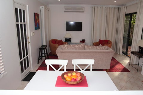 Azalea Villa - Close To The City Of Perth - Northern Rivers Accommodation 0