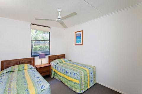 Baden 74 - Rainbow Shores, Top Floor, Air Conditioned Unit, Walk To Beach - Northern Rivers Accommodation 1