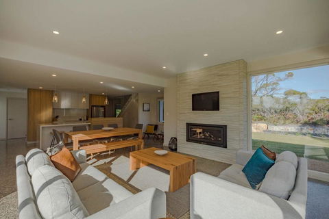 Baileys Beach House - Northern Rivers Accommodation 0