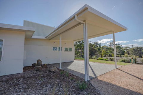 Baileys Beach House - Northern Rivers Accommodation 2