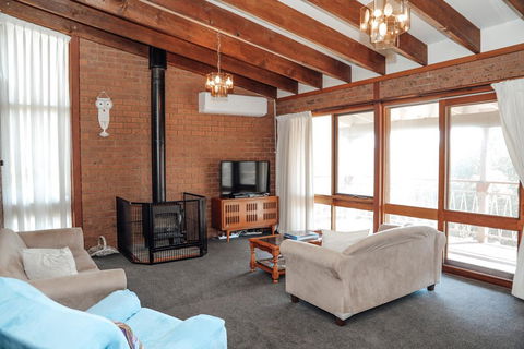 Banksia Beach House - Northern Rivers Accommodation 1