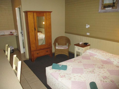 Barcaldine Country Motor Inn - Northern Rivers Accommodation 1