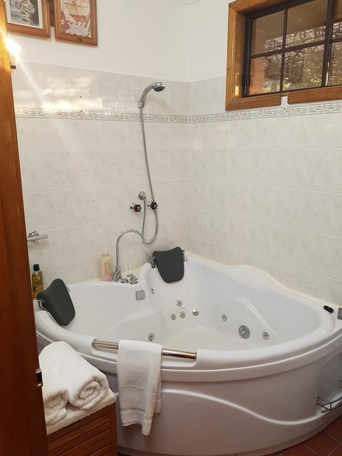 Barossa Glen - Henri's Cottage - Bed & Breakfast - Northern Rivers Accommodation 3