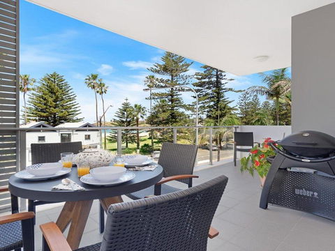 Bathers At The Beach - Across From Surf Beach - Northern Rivers Accommodation 0