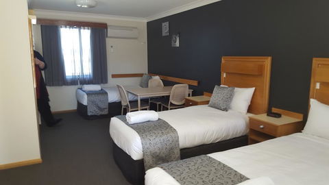 Bathurst Gold Panner - Northern Rivers Accommodation 2