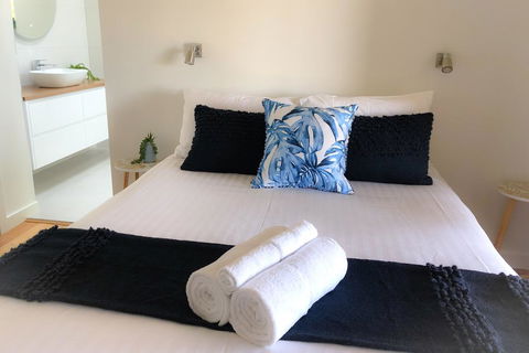 BAY OF FIRES BEACH SHACK Ocean Views From A Modern Beachhouse - Northern Rivers Accommodation 1