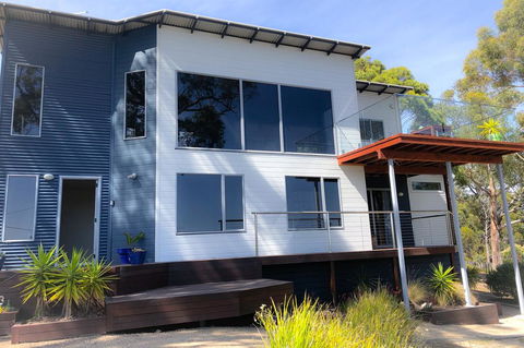 BAY OF FIRES BEACH SHACK Ocean Views From A Modern Beachhouse - Northern Rivers Accommodation 0