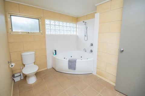 Bayview No 1 - Next To The Beach! - Northern Rivers Accommodation 2