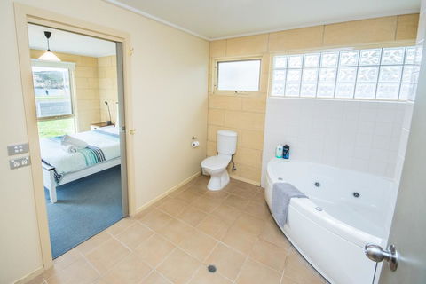 Bayview No 1 - Next To The Beach! - Northern Rivers Accommodation 1