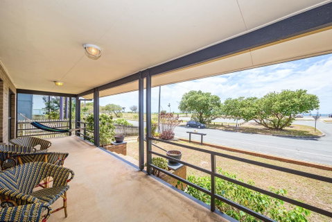 Beachfront At Bribie - Northern Rivers Accommodation 2