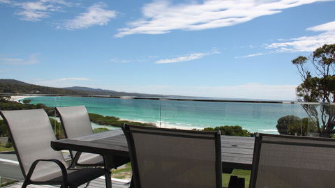 BEACHHOUSE BINALONG Luxury Waterfront Holiday House At Bay Of Fires - Northern Rivers Accommodation 0