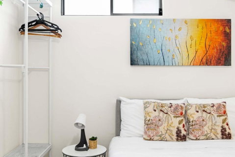 Relaxed Private Double Room In Carramar - Close To Station - Shared Bathroom - Northern Rivers Accommodation 2