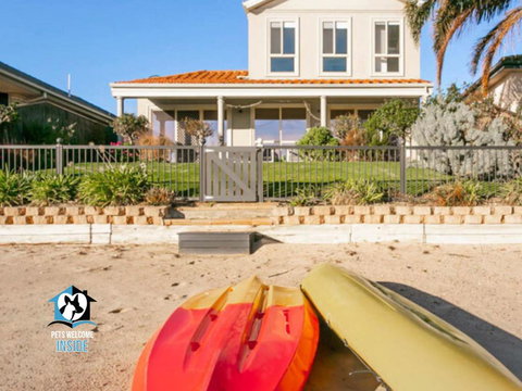 Renovated Beautiful Holiday Home With A Private Beach & Stunning Views! - Northern Rivers Accommodation 1