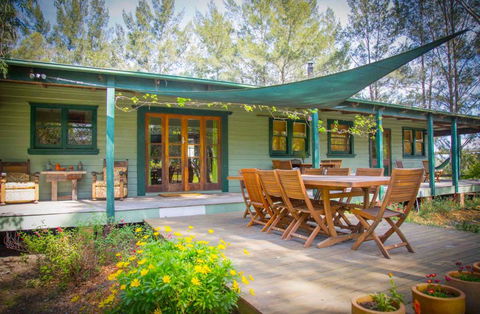 Red Tractor Retreat - Northern Rivers Accommodation 0