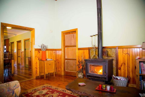 Red Tractor Retreat - Northern Rivers Accommodation 1