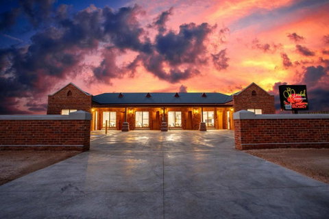 Red Waratah Accommodation - Northern Rivers Accommodation 1