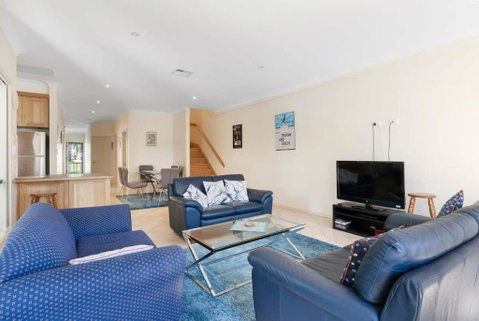 Relax On Charles St - 4A Charles Street Port Elliot - BYO Linen - Northern Rivers Accommodation 1