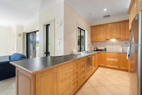 Relax On Charles St - 4A Charles Street Port Elliot - BYO Linen - Northern Rivers Accommodation 3