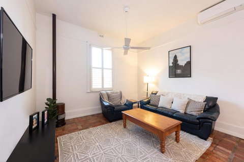 Renovated 2B 1B Victorian House In Princes Hill - Northern Rivers Accommodation 0