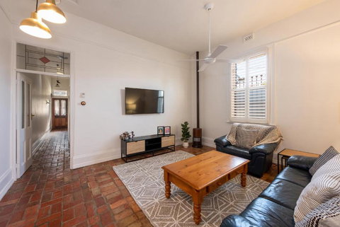 Renovated 2B 1B Victorian House In Princes Hill - Northern Rivers Accommodation 1