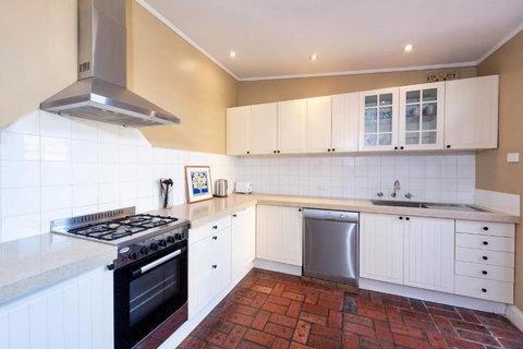 Renovated 2B 1B Victorian House In Princes Hill - Northern Rivers Accommodation 3