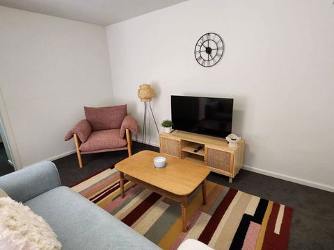 Retro Rose St Kilda Mansions - Northern Rivers Accommodation 0