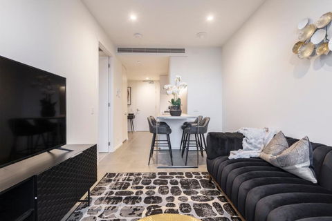Ritzy Apartment In Iconic Australia 108 With Views - Northern Rivers Accommodation 2
