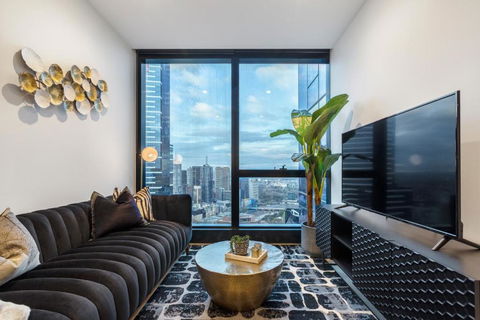 Ritzy Apartment In Iconic Australia 108 With Views - Northern Rivers Accommodation 1