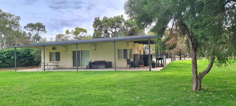 Riversands Rest Accommodation Paringa - River Box Cottage - Northern Rivers Accommodation 0