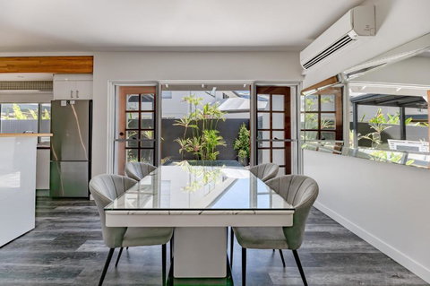 Riverside Noosa Sanctuary, Steps To Gympie Terrace - Northern Rivers Accommodation 2