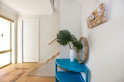 Riverside Views Hawks Nest - Northern Rivers Accommodation 1