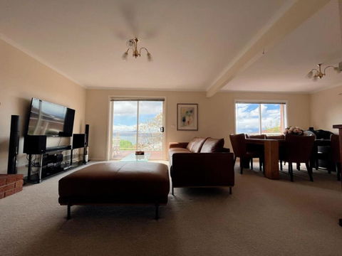 Riveting House With Incredible Water-view At SandyBay - Northern Rivers Accommodation 3