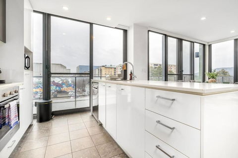 Roomy 2BR 2BA City-Centre Apt - Northern Rivers Accommodation 2
