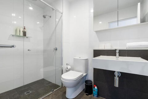 Roomy 2BR 2BA City-Centre Apt - Northern Rivers Accommodation 3