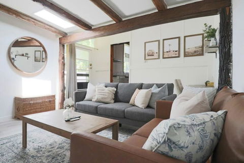 Rustic Chic 200 Metres From CBD - Northern Rivers Accommodation 0