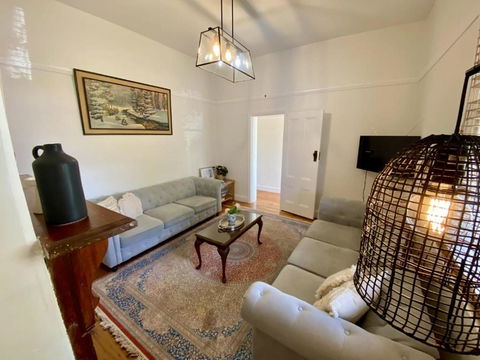 Roseland Cottage - CBD Heritage - Northern Rivers Accommodation 2