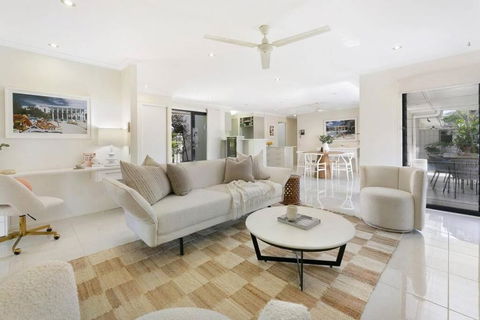 Riviera Road Miami - 4BRM Dual Villa - Northern Rivers Accommodation 0