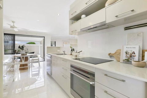 Riviera Road Miami - 4BRM Dual Villa - Northern Rivers Accommodation 2