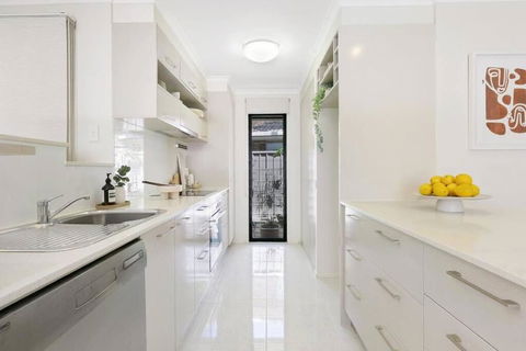 Riviera Road Miami - 4BRM Dual Villa - Northern Rivers Accommodation 3