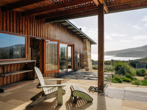 Roaring Beach House - Northern Rivers Accommodation 0
