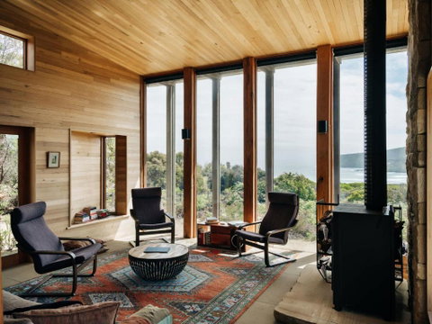 Roaring Beach House - Northern Rivers Accommodation 1