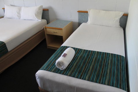 Rocky Glen Hotel Motel Gladstone - Northern Rivers Accommodation 3