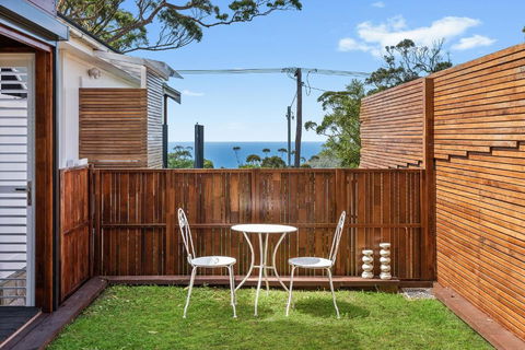 Romanic Garden View 1 Bed Apartment With Ocean Views At Stanwell Tops - Northern Rivers Accommodation 3