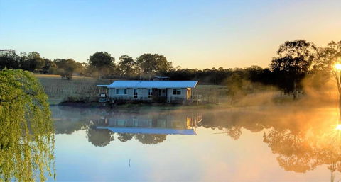 Romantic Lakehouse Set In A Private Vineyard In The Hunter Valley - Northern Rivers Accommodation 1