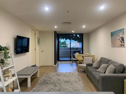 Rooftop Infinity Pool - St Kilda Luxury - Northern Rivers Accommodation 2