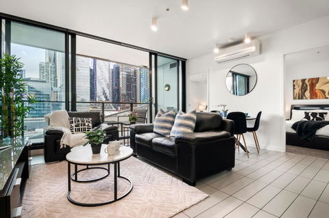 Rooftop Pool 2BR Apartment At Marvel Stadium With Free Parking - Northern Rivers Accommodation 0