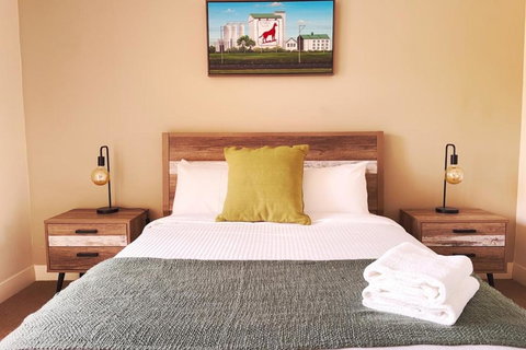 Rooftops On Henrycentre Of West End Cafes - Northern Rivers Accommodation 0