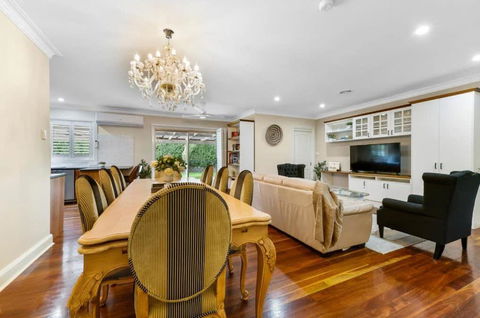 Roselawn Manor - 5 Bedroom Entertainer - Northern Rivers Accommodation 3