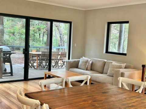 Rosella - Bushland Hideaway - Northern Rivers Accommodation 0