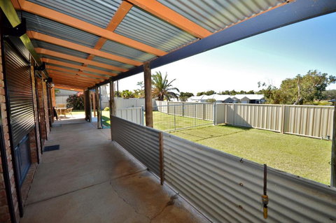 Rossys Retreat - Kalbarri WA - Northern Rivers Accommodation 1